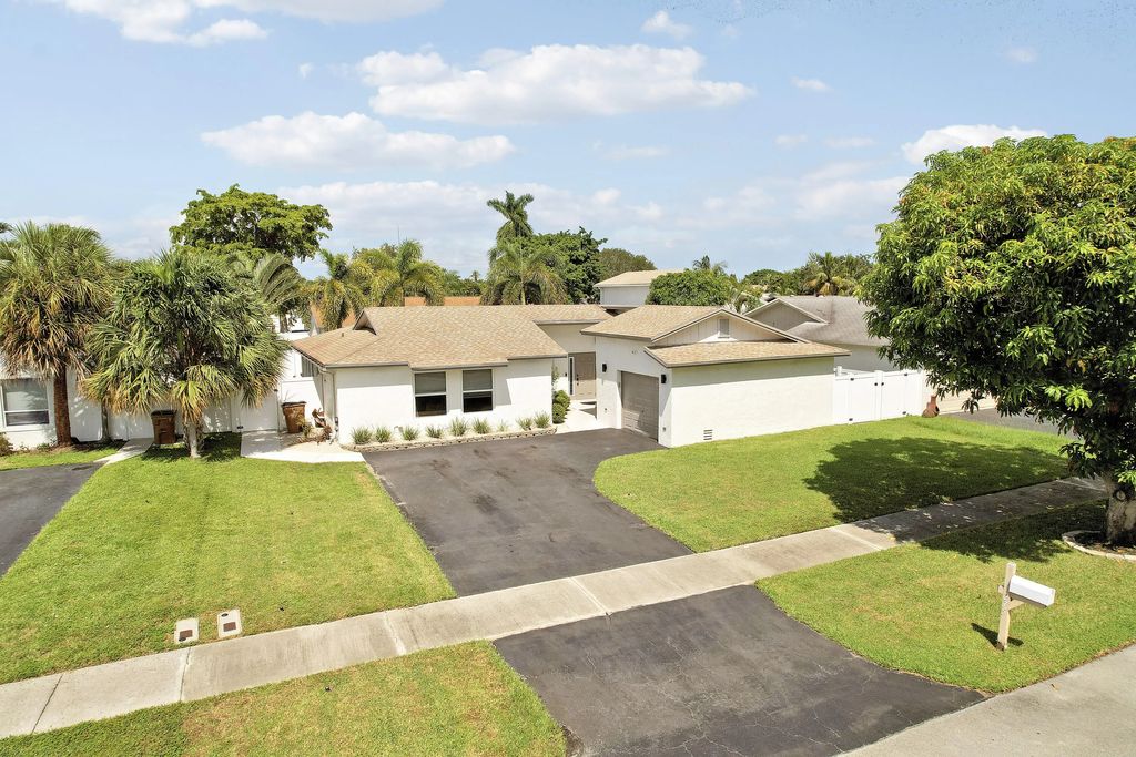 275 Nw 39th Way, Deerfield Beach