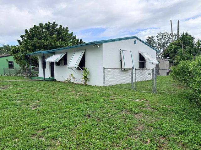 2911 Nw 161st Street, Miami Gardens