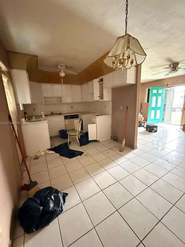 3 of 21 - 2911 Nw 161st Street, Miami Gardens, FL