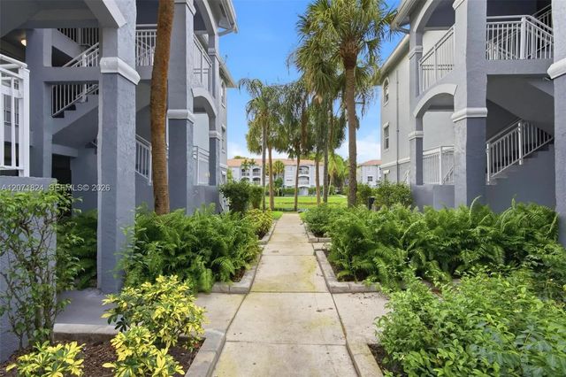 4 of 39 - 9615 Nw 1st Court #302, Pembroke Pines, FL