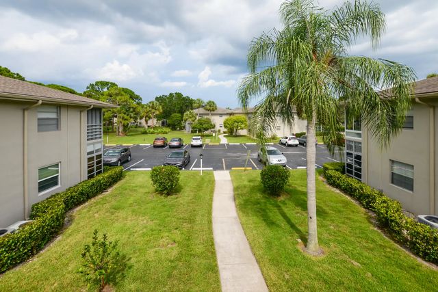 4 of 33 - 8 Lake Vista Trail, Port St. Lucie, FL