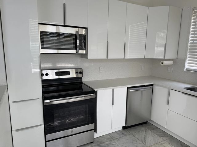 2 of 13 - 4106 Ne 22nd Court, Homestead, FL