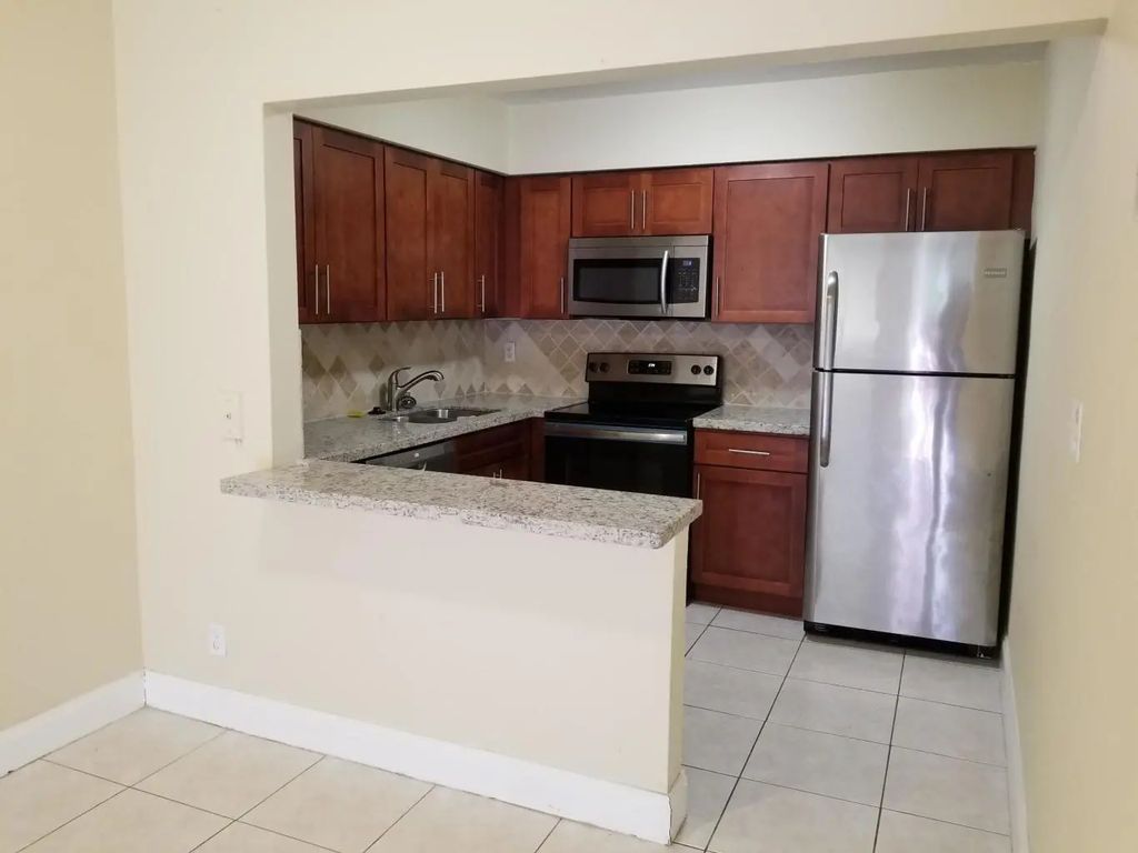 190 Ne 40th Street #196, Oakland Park