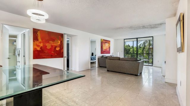 900 Ne 195th Street #217, Miami