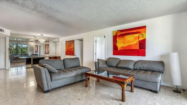 4 of 38 - 900 Ne 195th Street #217, Miami, FL