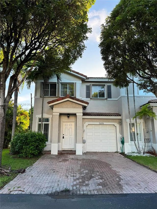 5606 Nw 112th Passage, Doral