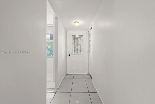 3 of 31 - 2900 Nw 48th Terrace #213, Lauderdale Lakes, FL