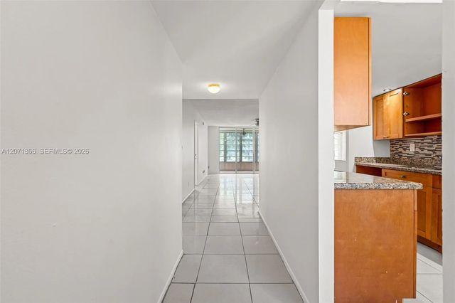 4 of 31 - 2900 Nw 48th Terrace #213, Lauderdale Lakes, FL