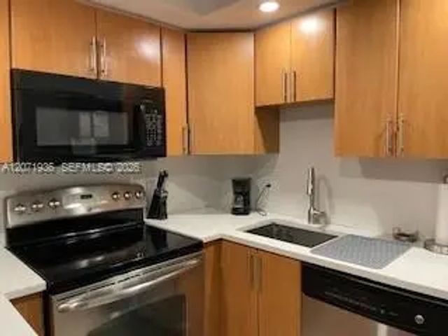 5 of 17 - 1050 Se 15th Street #202, Fort Lauderdale, FL