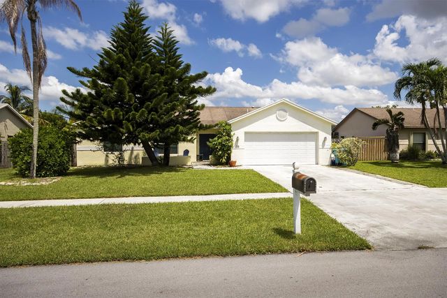 35 Cedar Circle, Boynton Beach
