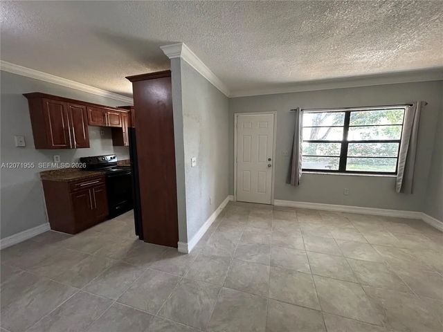 2 of 19 - 1925 Madison Street #5, Hollywood, FL