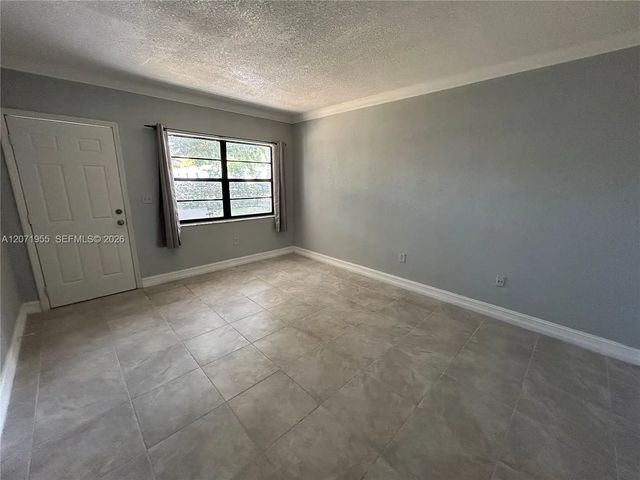 3 of 19 - 1925 Madison Street #5, Hollywood, FL