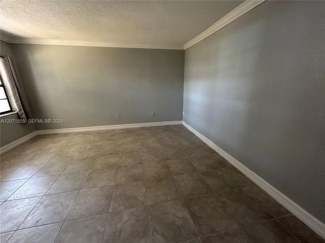 4 of 19 - 1925 Madison Street #5, Hollywood, FL