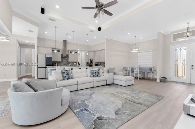 3 of 23 - 13926 Allamanda Circle, , FL