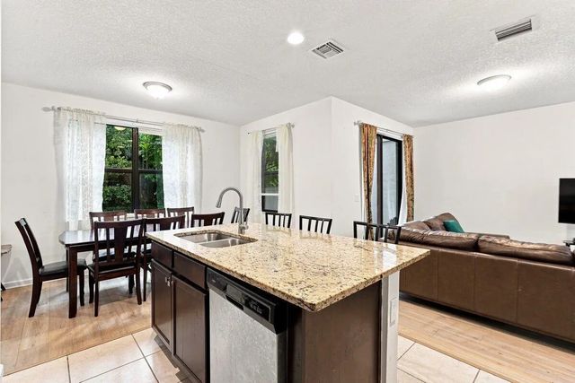4 of 31 - 269 Nw 36th Avenue, Pompano Beach, FL