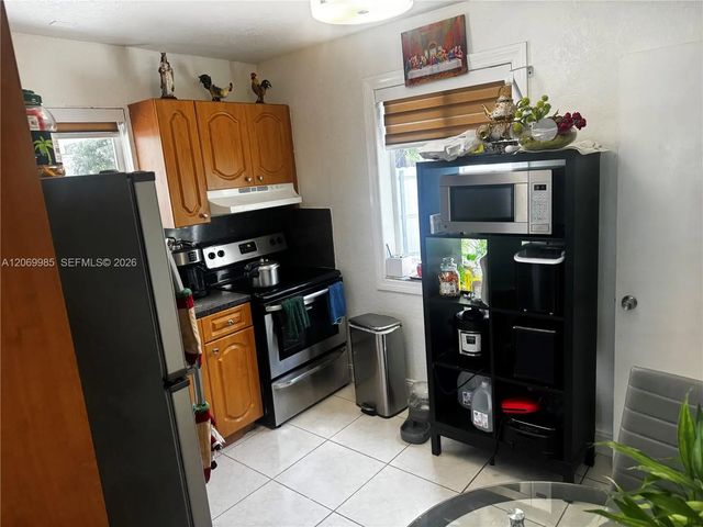 3 of 27 - 15200 Railroad Drive, Miami Gardens, FL
