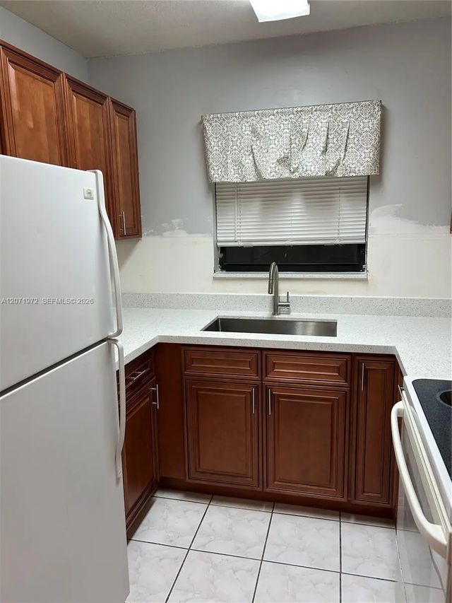 5 of 16 - 1925 Madison Street #14, Hollywood, FL