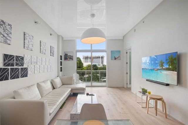2 of 38 - 2001 Meridian Avenue #518, Miami Beach, FL