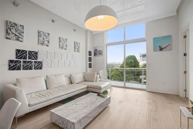 3 of 38 - 2001 Meridian Avenue #518, Miami Beach, FL