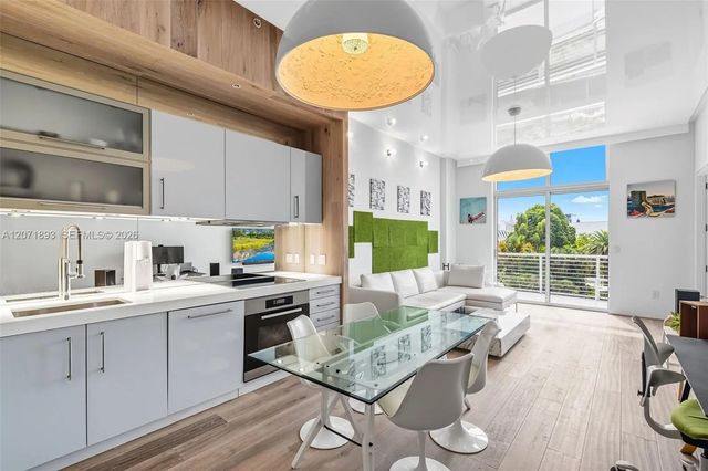 5 of 38 - 2001 Meridian Avenue #518, Miami Beach, FL