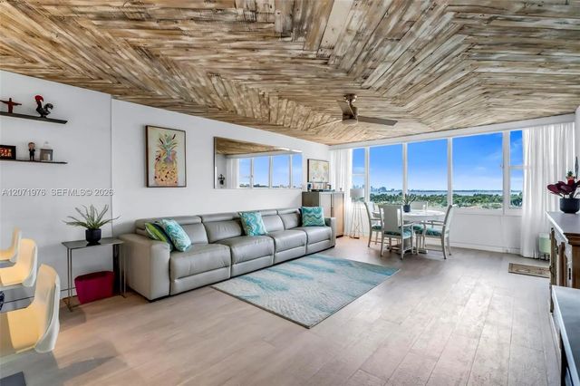 4 of 54 - 5600 Collins Avenue #11s, Miami Beach, FL