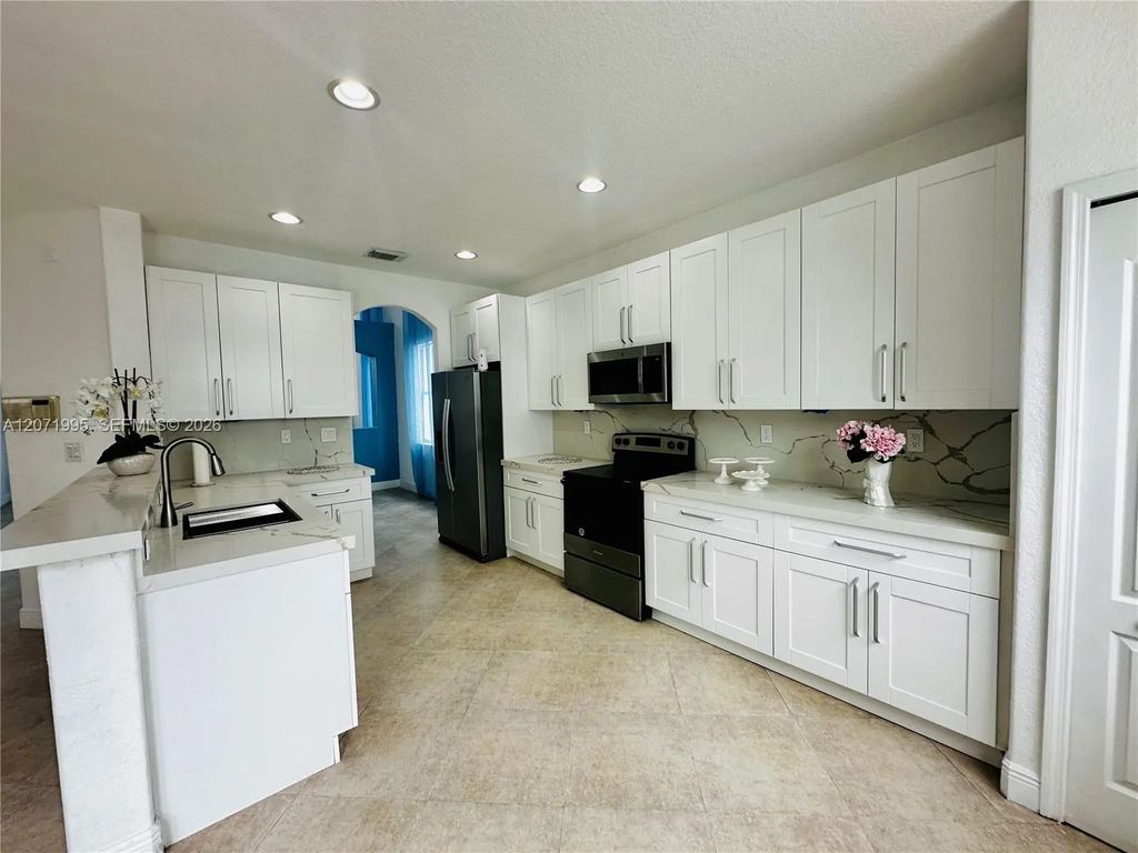 1421 Sw 153rd Path, Miami