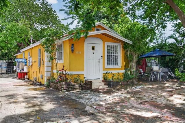 2 of 33 - 1925 Nw 85th Street, Miami, FL