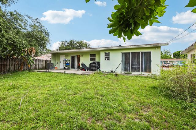 4 of 30 - 6444 Sw 20th Court, Miramar, FL