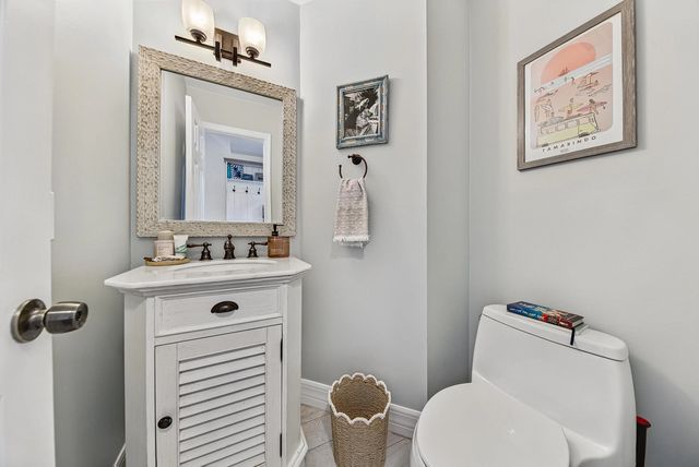 5 of 36 - 1315 Miami Road #d, Fort Lauderdale, FL