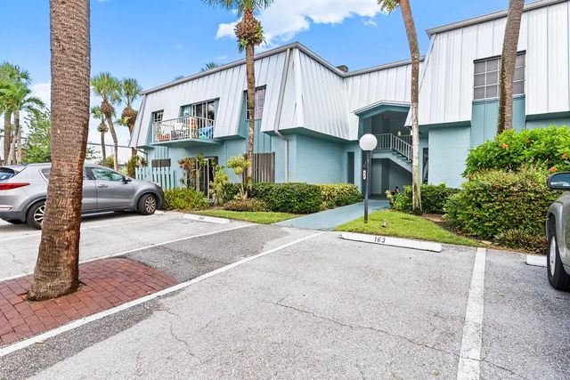 950 S Kanner Highway #unit B31, Stuart