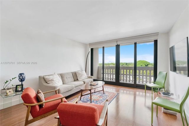 4 of 25 - 90 Edgewater Drive #917, Coral Gables, FL