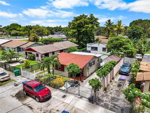 2151 Nw 42nd Street, Miami