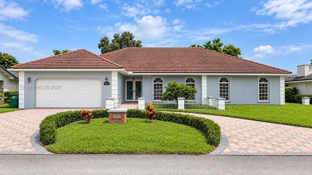 18921 W Oakmont Drive, Hialeah