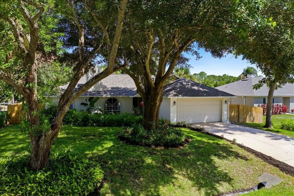725 Wentworth Street, Sebastian