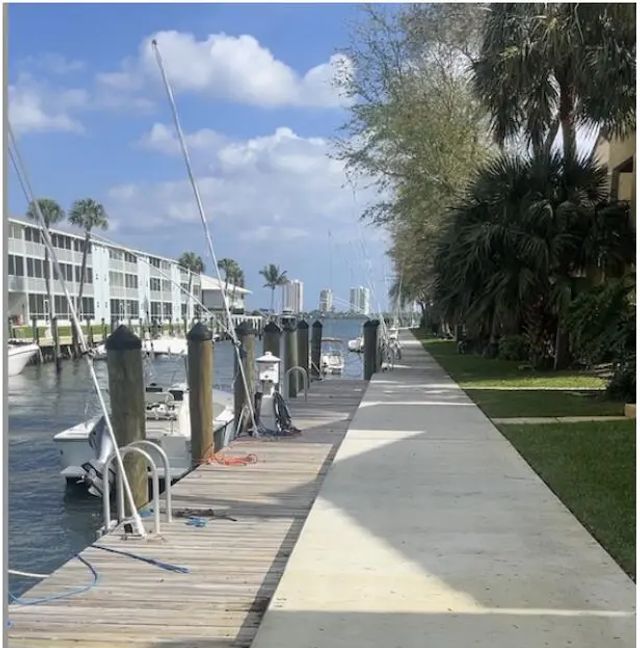 4 of 27 - 1105 Lake Shore Drive #104, Lake Park, FL