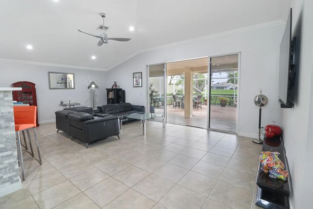 5 of 27 - 5671 S Fountains Drive S, Lake Worth, FL