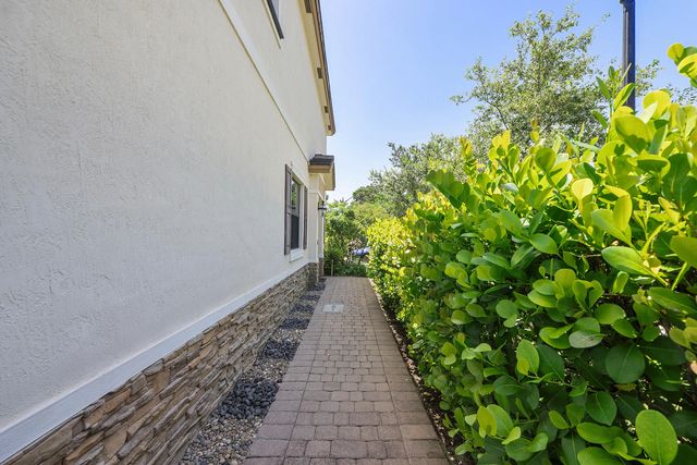 5 of 50 - 4721 Santa Cruz Way, Davie, FL