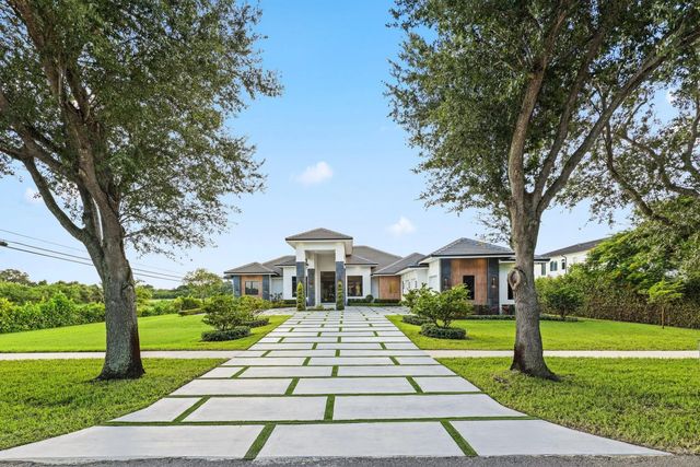 13600 Pine Meadow Court, Davie