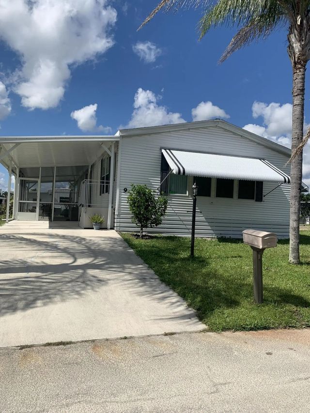 9 Maya Way, Port St. Lucie