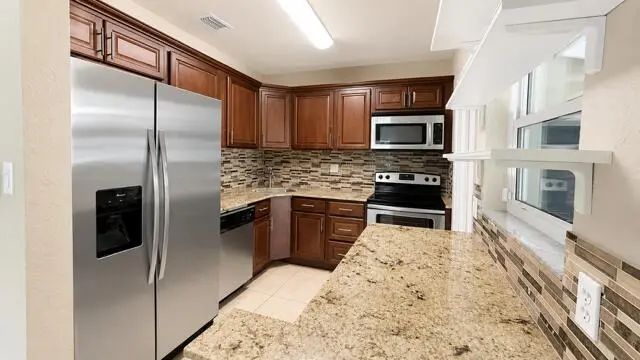 4 of 21 - 716 Sw 19th Street, Fort Lauderdale, FL