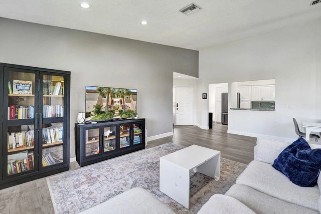 2 of 49 - 10631 Nw 14th Street #212, Plantation, FL