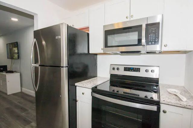 2 of 11 - 149 West Court, Royal Palm Beach, FL