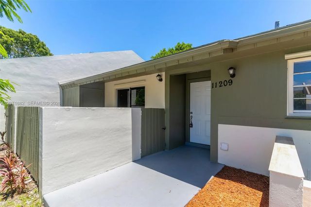 4 of 29 - 11209 Sw 125th Place, Miami, FL