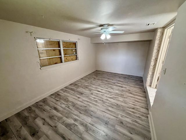 5 of 35 - 1980 Sw 66th Avenue, North Lauderdale, FL