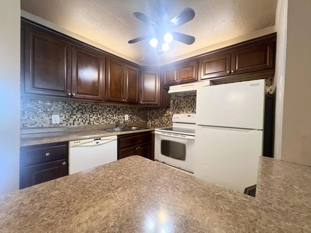 3 of 7 - 258 Windsor L #258, West Palm Beach, FL