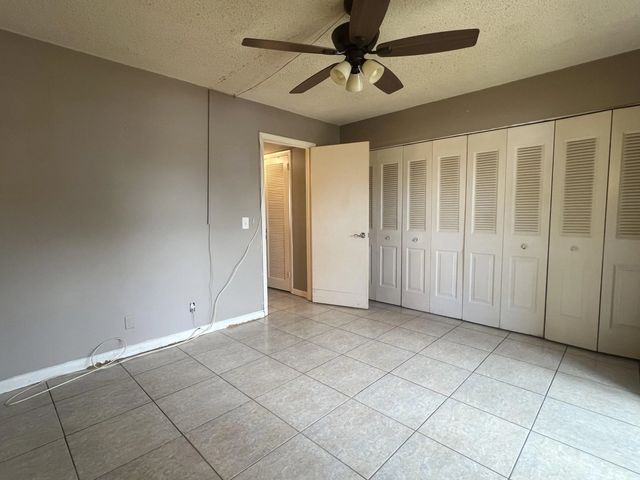 4 of 7 - 258 Windsor L #258, West Palm Beach, FL