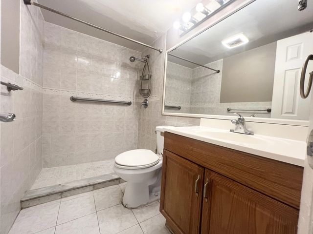 5 of 7 - 258 Windsor L #258, West Palm Beach, FL