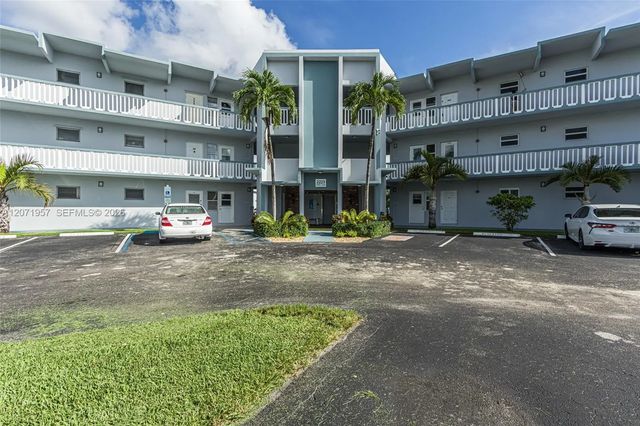 3 of 31 - 2223 Park Lane #314, Hollywood, FL