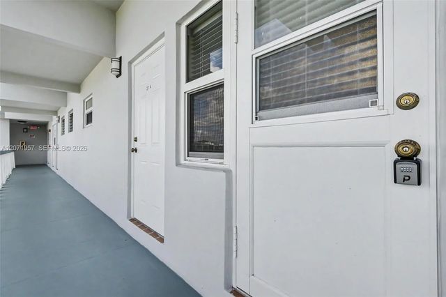 5 of 31 - 2223 Park Lane #314, Hollywood, FL