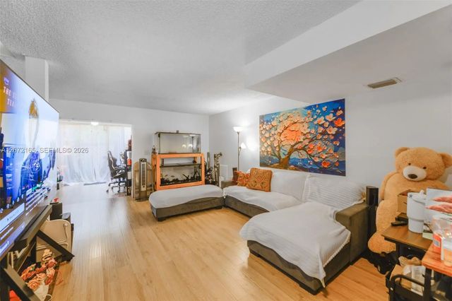 2 of 33 - 8923 Ne 4th Ave Road #8923, Miami Shores, FL